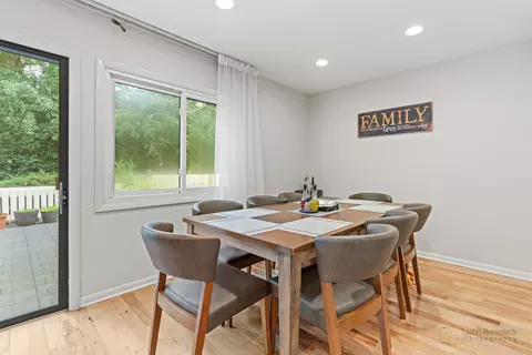Dining - 101 Viola Ct, Rolling Meadows, IL 60008 photo 2 of 2