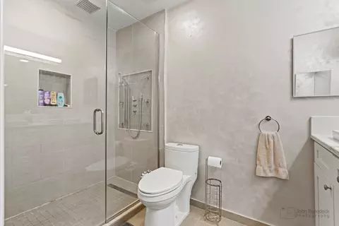 Bath - 101 Viola Ct, Rolling Meadows, IL 60008 photo 3 of 4