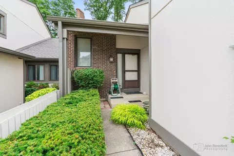 Exterior - 101 Viola Ct, Rolling Meadows, IL 60008 photo 1 of 4