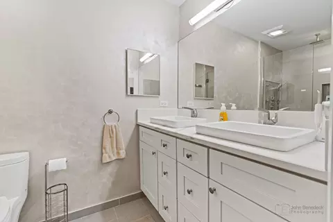 Bath - 101 Viola Ct, Rolling Meadows, IL 60008 photo 2 of 4