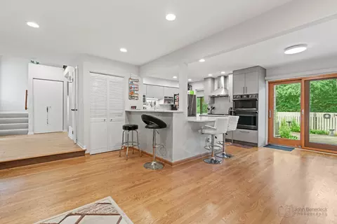 Kitchen - 101 Viola Ct, Rolling Meadows, IL 60008 photo 1 of 7