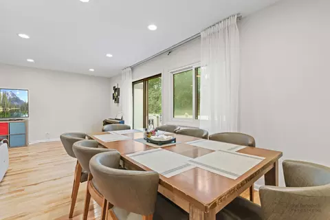 Dining - 101 Viola Ct, Rolling Meadows, IL 60008 photo 1 of 2