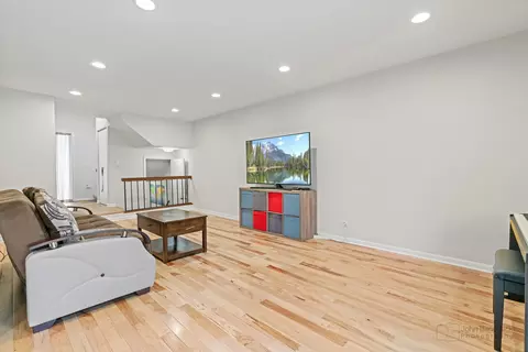 Living - 101 Viola Ct, Rolling Meadows, IL 60008 photo 3 of 3