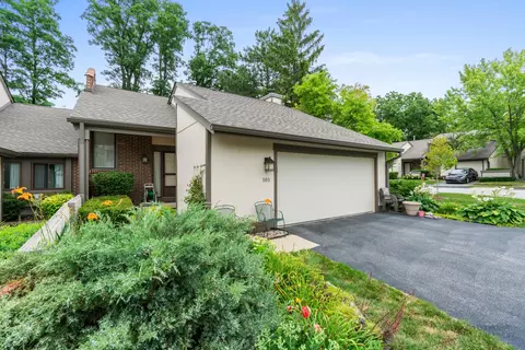 101 Viola Ct, Rolling Meadows, IL 60008