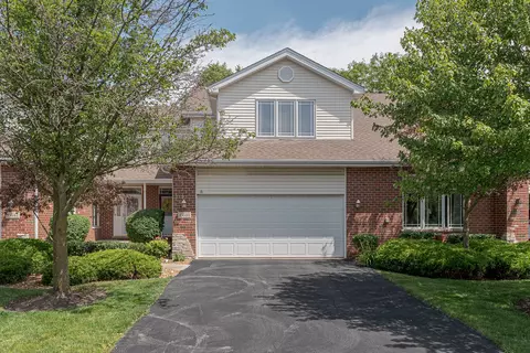 10640 Canterbury Dr, Mokena, IL 60448