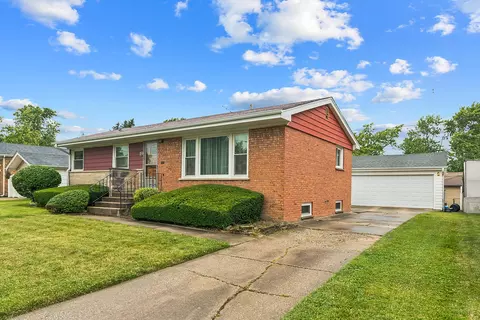 19 Charing Cross Rd, Chicago Heights, IL 60411