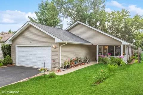297 Corrine Ave, Crystal Lake, IL 60014