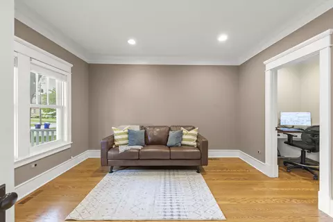 900 E Indiana St, Wheaton, IL 60187 photo 5