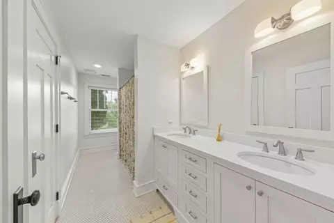 900 E Indiana St, Wheaton, IL 60187 photo 30