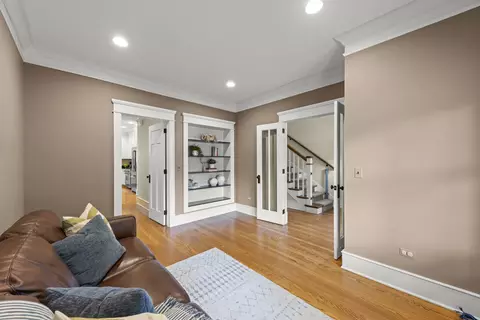 900 E Indiana St, Wheaton, IL 60187 photo 6