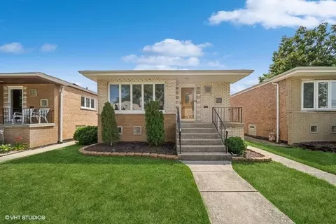 5253 S Neenah Ave, Chicago, IL 60638