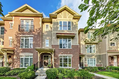 421 N 2nd St, Geneva, IL 60134