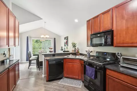 2035 Concord Dr, Mchenry, IL 60050 photo 7