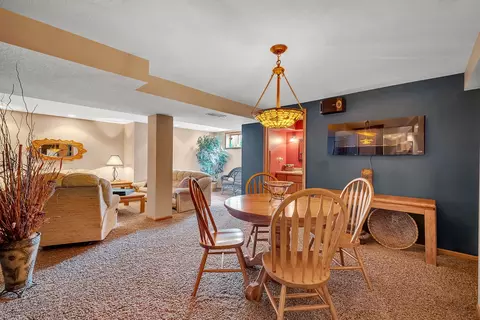 Dining - 365 Nelson Rd, Morris, IL 60450 photo 3 of 3