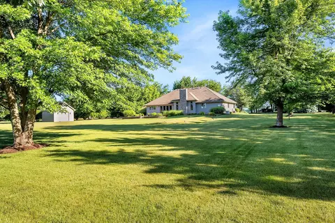 Exterior - 365 Nelson Rd, Morris, IL 60450 photo 8 of 11