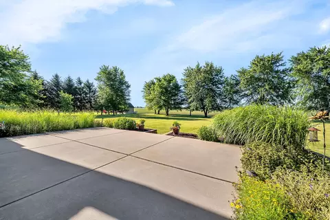 Exterior - 365 Nelson Rd, Morris, IL 60450 photo 4 of 11