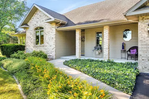 Exterior - 365 Nelson Rd, Morris, IL 60450 photo 3 of 11
