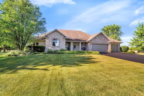 Exterior - 365 Nelson Rd, Morris, IL 60450 photo 2 of 11