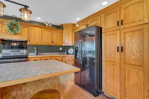 Kitchen - 365 Nelson Rd, Morris, IL 60450 photo 2 of 4