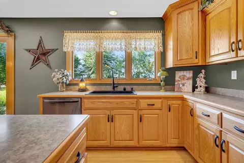 Kitchen - 365 Nelson Rd, Morris, IL 60450 photo 4 of 4