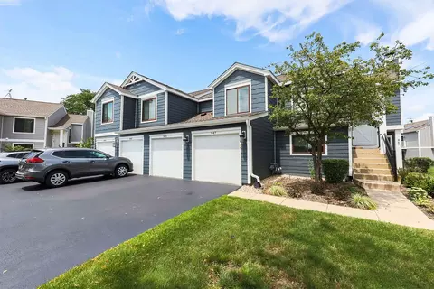 945 Glouchester Cir #945, Schaumburg, IL 60193