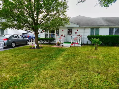 8790 S Duffy Ave, Hometown, IL 60456