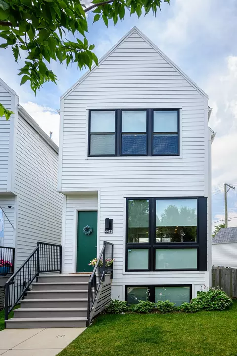 4423 W Waveland Ave, Chicago, IL 60641