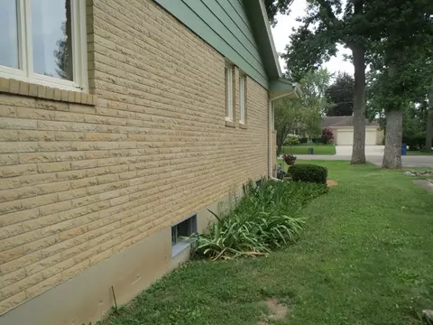 Exterior - 1205 Eustace Dr, Dixon, IL 61021 photo 7 of 8