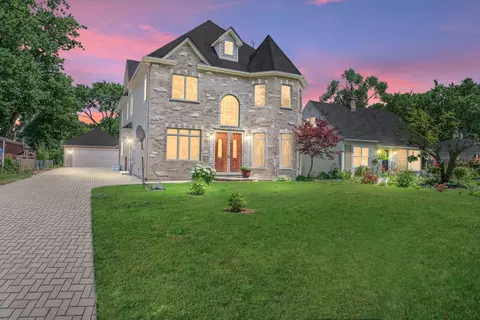 23 S Elm St, Palatine, IL 60067