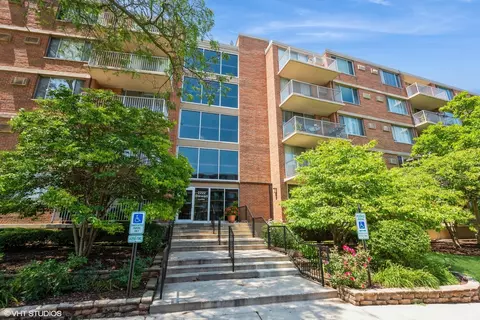 2222 S Stewart Ave #1G, Lombard, IL 60148