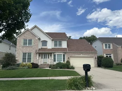 3240 Indian Creek Dr, Buffalo Grove, IL 60089
