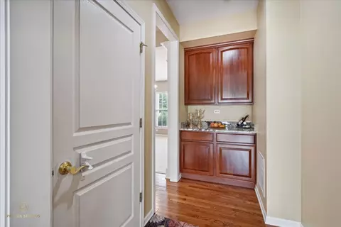 5 Springbrook Ct, Streamwood, IL 60107 photo 11