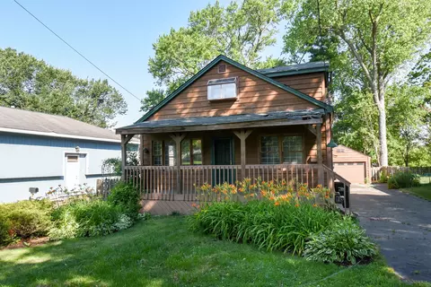 206 Circle Rd, Fox River Grove, IL 60021