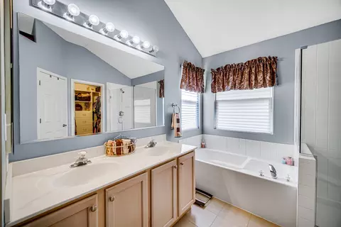 Bath - 2 Butler Ct, Algonquin, IL 60102 photo 1 of 4
