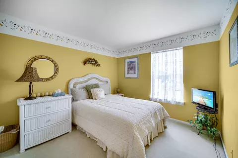 Bedroom - 2 Butler Ct, Algonquin, IL 60102 photo 4 of 5