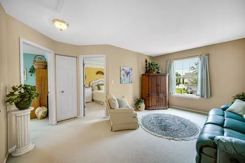 Entry Way - 2 Butler Ct, Algonquin, IL 60102 photo 2 of 3