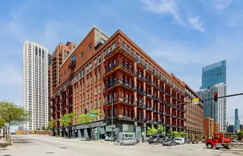 616 W Fulton St #417, Chicago, IL 60661
