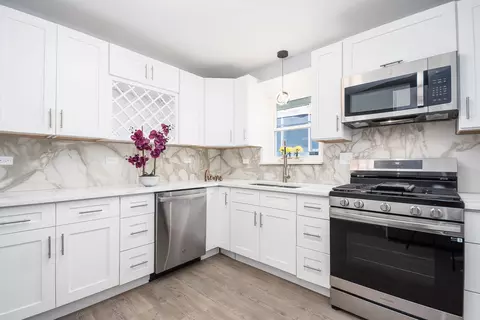 Kitchen - 8011 S Artesian Ave, Chicago, IL 60652 photo 1 of 3