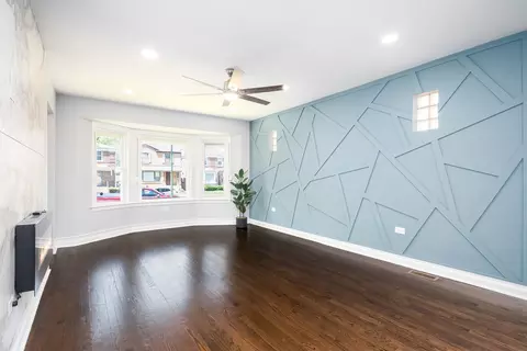 Living - 8011 S Artesian Ave, Chicago, IL 60652 photo 1 of 3