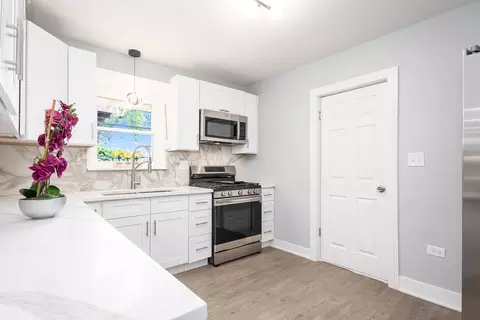 Kitchen - 8011 S Artesian Ave, Chicago, IL 60652 photo 3 of 3