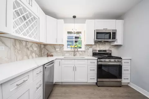 Kitchen - 8011 S Artesian Ave, Chicago, IL 60652 photo 2 of 3