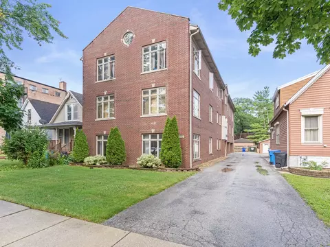 10352 S Walden Pkwy #1F, Chicago, IL 60643