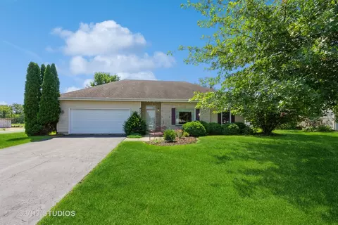 600 Stearn Dr, Genoa, IL 60135