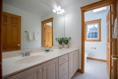 Bath - 2820 Central Rd, Glenview, IL 60025 photo 4 of 5