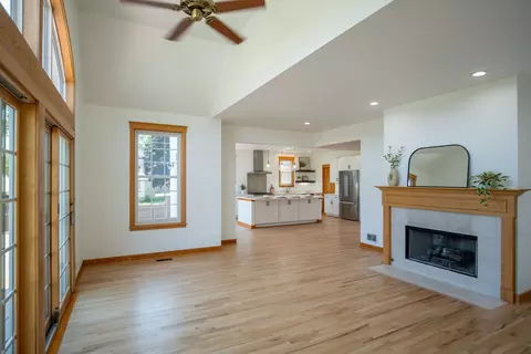 Living - 2820 Central Rd, Glenview, IL 60025 photo 2 of 6