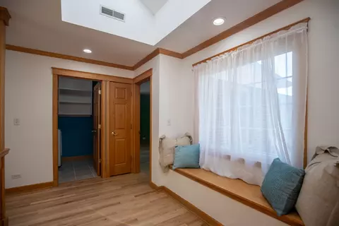 Entry Way - 2820 Central Rd, Glenview, IL 60025 photo 2 of 2