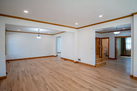 Living - 2820 Central Rd, Glenview, IL 60025 photo 4 of 6