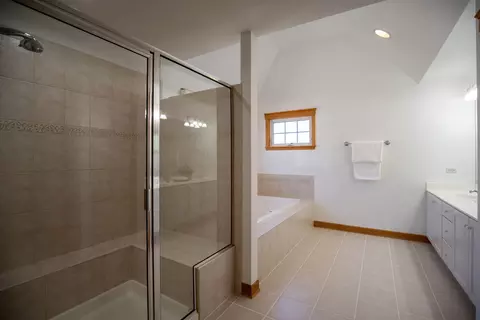 Bath - 2820 Central Rd, Glenview, IL 60025 photo 3 of 5
