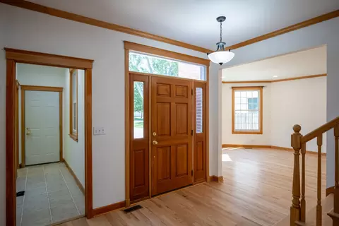 Entry Way - 2820 Central Rd, Glenview, IL 60025 photo 1 of 2
