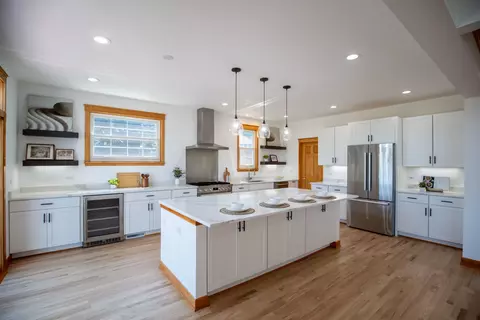 Kitchen - 2820 Central Rd, Glenview, IL 60025 photo 2 of 5